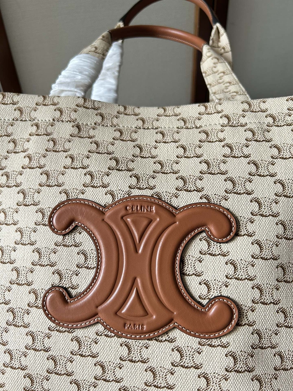 スーパーコピーブランドバッグ背面デザイン